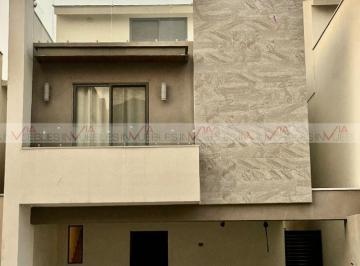 Casa · 213m² · 3 Recámaras · 2 Estacionamientos · Casa en Venta en García