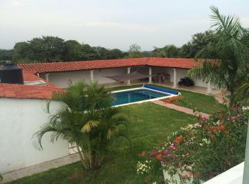 Casa de 3 habitaciones, Apazapan · Hermosa Casa en Venta con Alberca y Áreas Verdes!