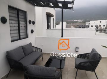 Casa · 184m² · 3 Recámaras · 2 Estacionamientos · Venta en Cumbres 3 Niveles Frente a Parque