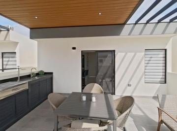 Casa · 204m² · 3 Recámaras · 2 Estacionamientos · Casa en Venta Zona Cumbres 3 Niveles Frente a Parque