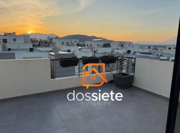 Casa · 208m² · 3 Recámaras · 2 Estacionamientos · Casa en Venta en Cumbres de 3 Niveles