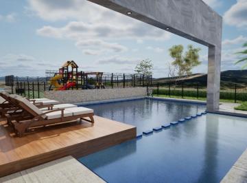 Casa · 188m² · 4 Recámaras · 2 Estacionamientos · Casa en Venta en Zona Cumbres Arriba de Ave Leones
