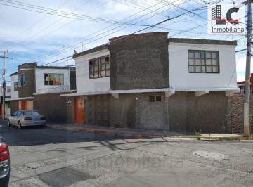 Casa de 3 habitaciones, Puebla · Casa con 190 m² de Superficie de Terreno y 3 Recámaras en Renta en La Hacienda