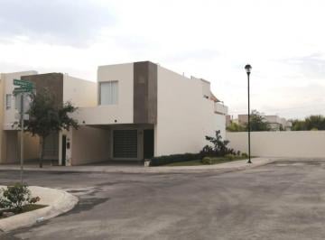 Casa · 145m² · 3 Recámaras · 2 Estacionamientos · Rmc Casa en Renta en Fraccionamiento Crystal Lagoons en Apodaca N L