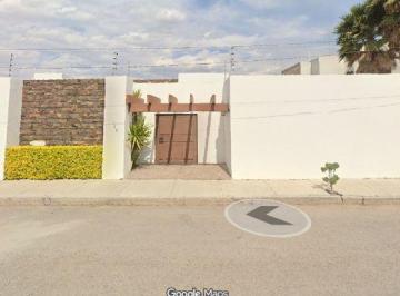 Casa de 5 habitaciones, Jesús María · Casa en Venta En, Aguascalientes, El Llano, Privada Trojes de San Agelin