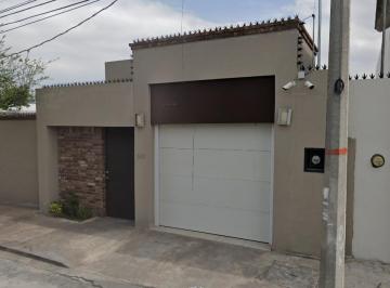 Casa de 4 habitaciones, Monclova · Venta de Casa en Calle Guatemala, Col. Guadalupe Monclova