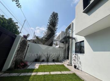 Casa de 4 habitaciones, Jiutepec · Casa en Privada con Porton Electrico en Jiutepec