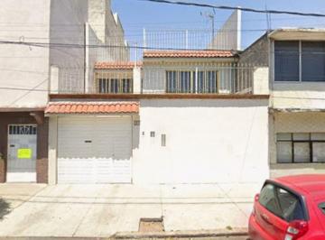 Casa de 4 habitaciones, Venustiano Carranza · Venta de Casa en Michoacana Venustiano Carranza Cdmx.