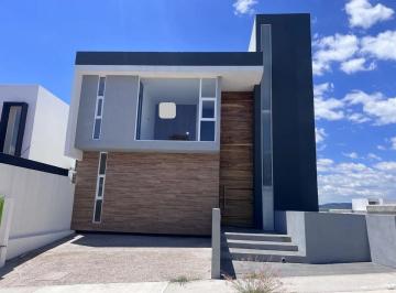Casa de 3 habitaciones, Querétaro · Residencia en Venta en Lomas de Juriquilla Sala de Cine, Jardín de 100 m² y Espacios Para Disfrutar