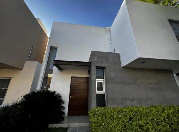Casa de 4 habitaciones, Querétaro · Casa en Renta en Condesa Juriquilla | 4 Recámaras, Aire Acondicionado y Espacios Que Se Adaptan a Ti