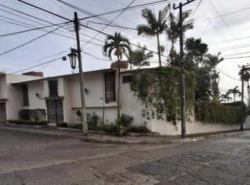 Casa de 6 habitaciones, Cuernavaca · Casa en Venta con Alberca en Fraccionamiento Los Faroles Ideal Para Remodelar