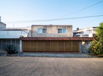 Casa de 3 habitaciones, Zapopan · Oportunidad Única en Jardines de Guadalupe
