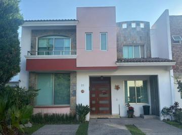 Casa en condominio de 4 habitaciones, Zapopan · Casa en Venta o Renta con Acabados de Lujo Coto Haciendas Jacarandas