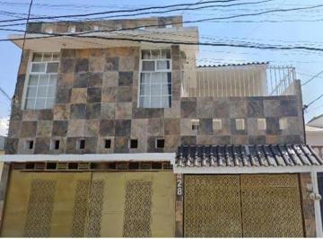 Casa de 4 habitaciones, León · ¡Hermosa Propiedad en León, en Jardines del Moral!