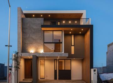 Casa · 286m² · 4 Recámaras · 2 Estacionamientos · Casa en San Angel