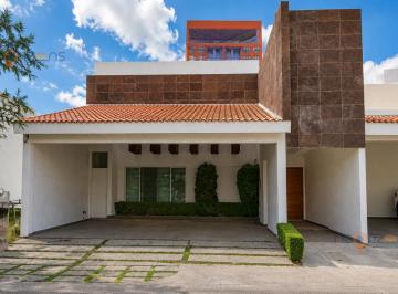 Casa · 320m² · 2 Recámaras · 3 Estacionamientos · Casa Residencial en Fracc Villantigua Una Planta 02 Recámaras