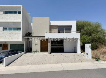 Casa de 3 habitaciones, Querétaro · Lomas de Juriquilla Casa en Venta de 3 Recamaras y con Excelente Distribución Rah2403