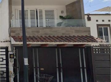 Casa de 3 habitaciones, León · Venta de Casa en Colinas del Carmen Los Aldamo Gto