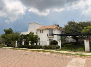 Casa · 350m² · 3 Recámaras · 4 Estacionamientos · Casa en Venta Residencial Vista Cañada, Guanajuato, Guanajuato