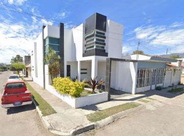 Casa de 3 habitaciones, Tepic · Venta de Casa en Lago Superior, Lagos del Country, 63175 Tepic, Nayarit.