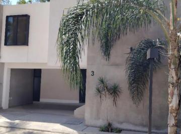 Casa en condominio · 204m² · 3 Recámaras · 2 Estacionamientos · Estrene, Elegante y Moderna