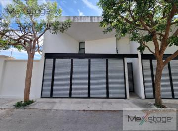 Villa · 120m² · 2 Estacionamientos · Villa en Renta