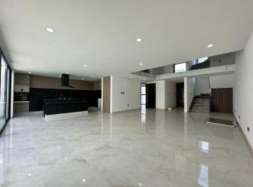 Casa · 317m² · 4 Recámaras · 2 Estacionamientos · Casa en Venta en Lomas de Angelópolis II