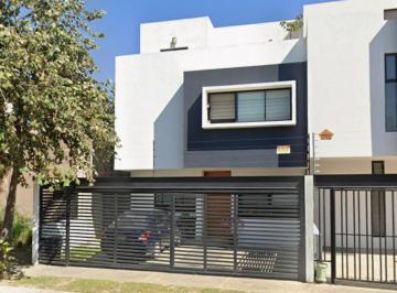 Casa de 3 habitaciones, Zapopan · Casa con 3 Recámaras y 122 m² Superficie de Terreno en Venta, Bosques Vallarta