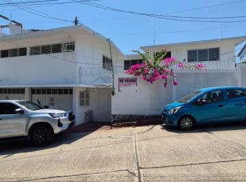 Casa · 354m² · 6 Recámaras · 2 Estacionamientos · Casa en Hornos Insurgentes