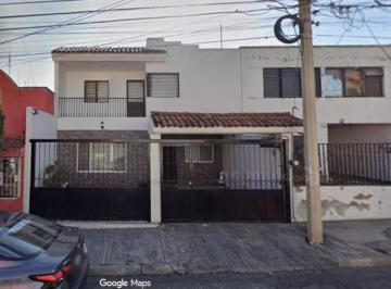 Casa de 4 habitaciones, Guadalajara · Venta de Casa en Calle Bilbao, Col Santa Monica, Guadalajara Jalisco.