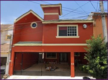 Casa de 3 habitaciones, Monterrey · Venta de Casa en Prados de La Sierra 1er Sector Monterrey Nl