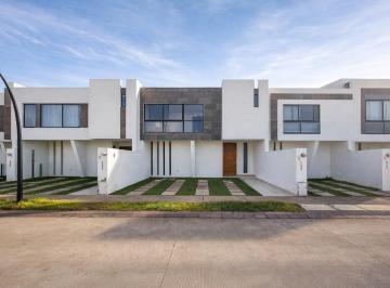 Casa de 3 habitaciones, León · Casa en Venta en Mayorca Residencial Oportunidad de Precio, con Amplio Jardin