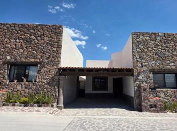 Casa en condominio · 193m² · 4 Recámaras · 1 Estacionamiento · Casa en Renta Amueblada en Magnolia Residencial, San Miguel de Allende