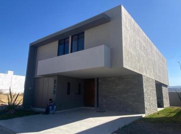 Casa · 290m² · 3 Recámaras · 2 Estacionamientos · Casa en Venta en El Molino Residencial León Guanajuato Zona Norte