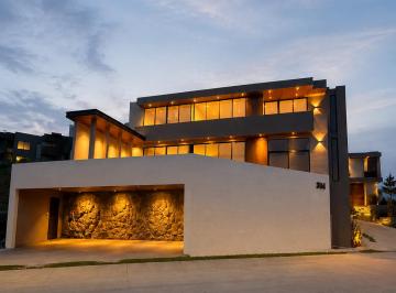 Casa de 3 habitaciones, León · Casa Nueva en Venta en Zanda Residencial con Vista a La Presa, Entrega en 4 Meses, Facilidad de Pago