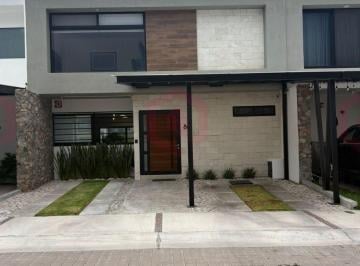 Casa de 4 habitaciones, Corregidora · Casa en Venta en Cañadas del Arroyo | 3 Recámaras, Jardín y Recámara en Planta Baja