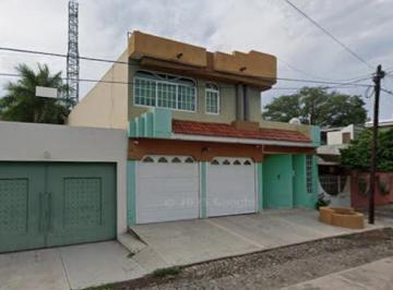 Casa de 5 habitaciones, Apatzingán · Casa con 5 Recámaras en Venta en Buenos Aires, 399 m², Apatzingan Michoacan