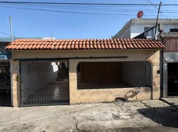 Casa de 3 habitaciones, Saltillo · Casa en Venta en Colonia Oceania Al Oriente de Saltillo