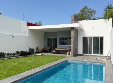 Casa · 180m² · 3 Recámaras · Casa de un Nivel en Venta en Fraccionamiento Brisas de Cuernavaca Temixco Morelos Vigilancia 24/7