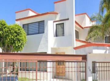 Casa de 4 habitaciones, Querétaro · ¡Hermosa Casa en Venta!