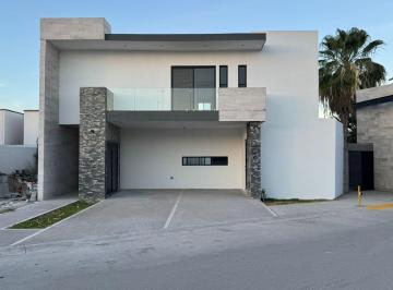 Casa · 255m² · 4 Recámaras · 2 Estacionamientos · Casa en Venta en Circuito Andes, Viñedos, Torreón, Coahuila.