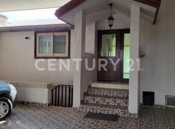 Casa · 450m² · 3 Recámaras · 3 Estacionamientos · Casa en Renta en Col. Colinas de San Jeronimo en Monterrey