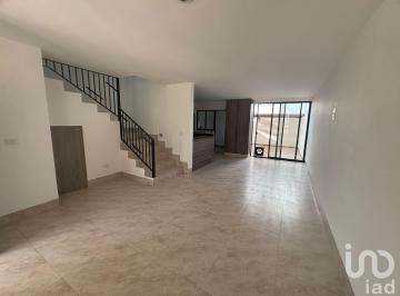 Casa · 133m² · 3 Recámaras · 2 Estacionamientos · Fraccionamiento Sacromonte, Clúster 2