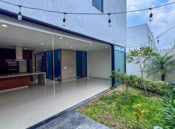Casa en condominio · 212m² · 4 Recámaras · 2 Estacionamientos · Casa en Renta en Coto Zanthe, Solares, Zapopan