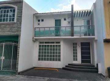 Casa · 140m² · 3 Recámaras · 2 Estacionamientos · Arboledas 1 - Metepec