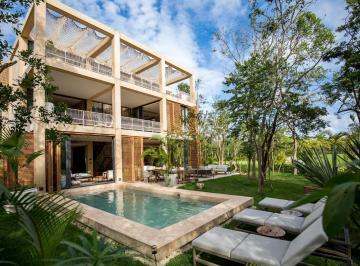 Casa · 507m² · 4 Recámaras · 2 Estacionamientos · Casa en Venta en Playa del Carmen