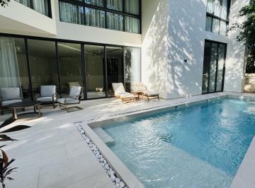 Casa · 428m² · 5 Recámaras · 3 Estacionamientos · Casa en Venta en Playa del Carmen