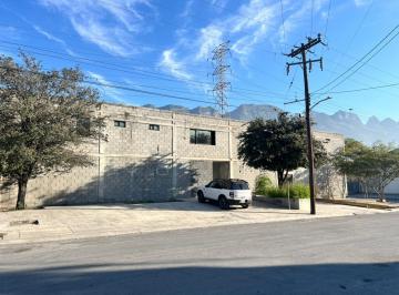 Bodega comercial · 1800m² · 13 Estacionamientos · Bodega en Renta en Santa Catarina