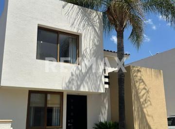 Casa en condominio de 3 habitaciones, Querétaro · Casa en Renta Cumbres del Lago, Juriquilla Querétaro. Amueblada