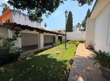 Casa de 4 habitaciones, Cuernavaca · Casa con Alberca y Jardín en Cuernavaca
